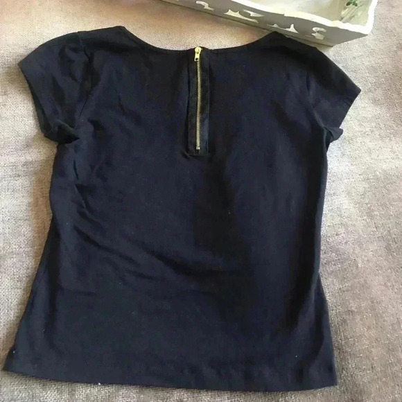 Cap Sleeve Black Scoop Neck T-Shirt w Gold Zipper - Picture 2 of 2